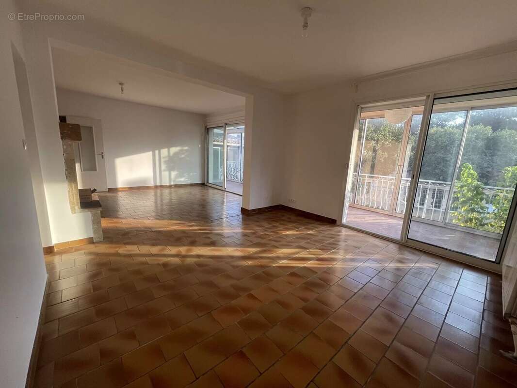 Maison à PELISSANNE