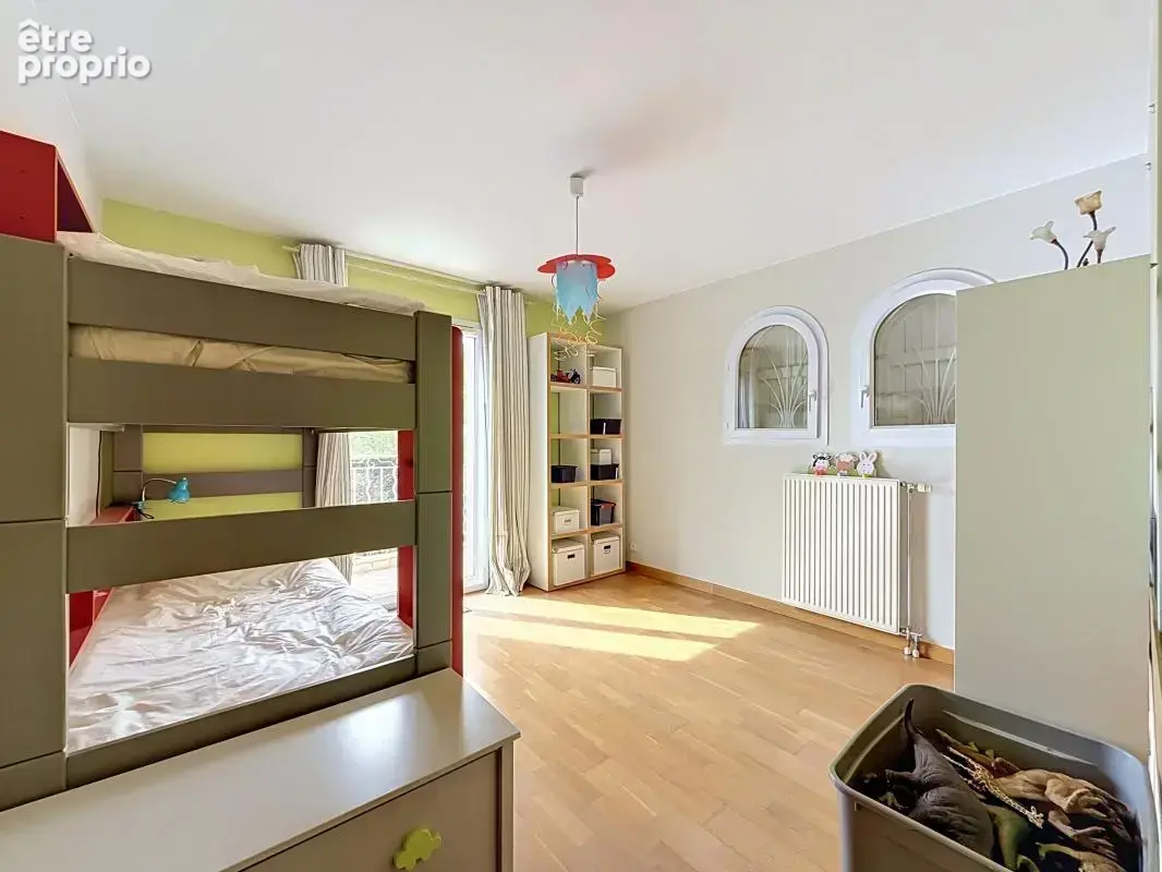 Maison - 5 Chambres - 1 Bureau - Buanderie - 2 Caves - Garage - Véranda - Piscine - Jardin - Proche toutes commodités - photo 26