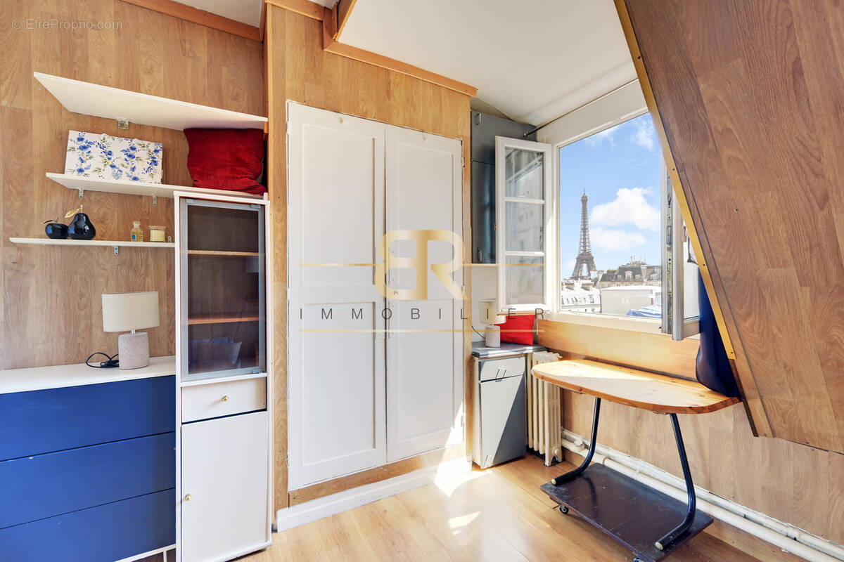 Appartement à PARIS-16E