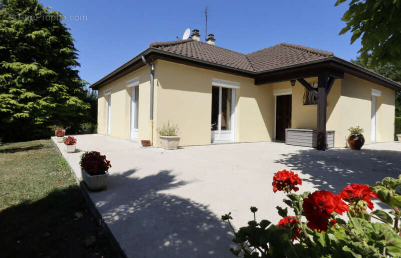 Chamoy - Pavillon de plain-pied de 90 m² sur sous-sol total – Terrain de 1 420 m² - photo 9