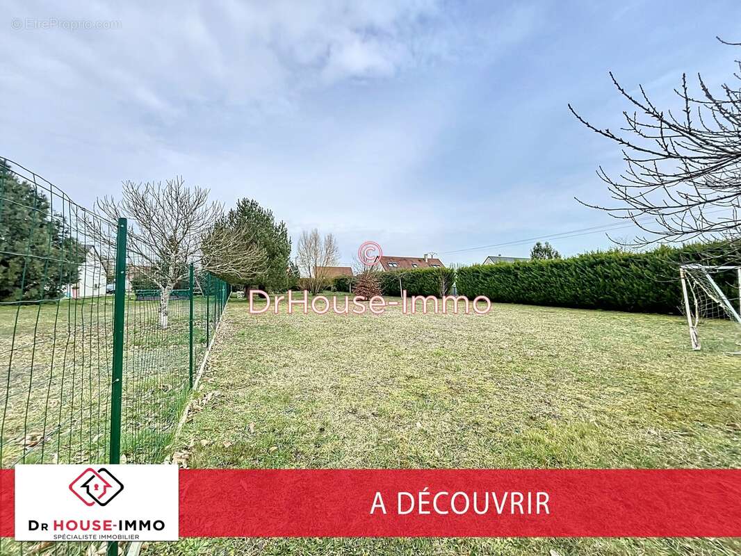 Terrain à COURCELLES-DE-TOURAINE