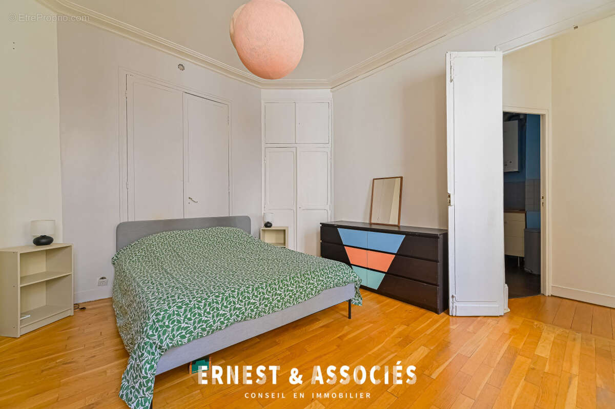 Appartement 95 m² à Paris-10e  - photo 5