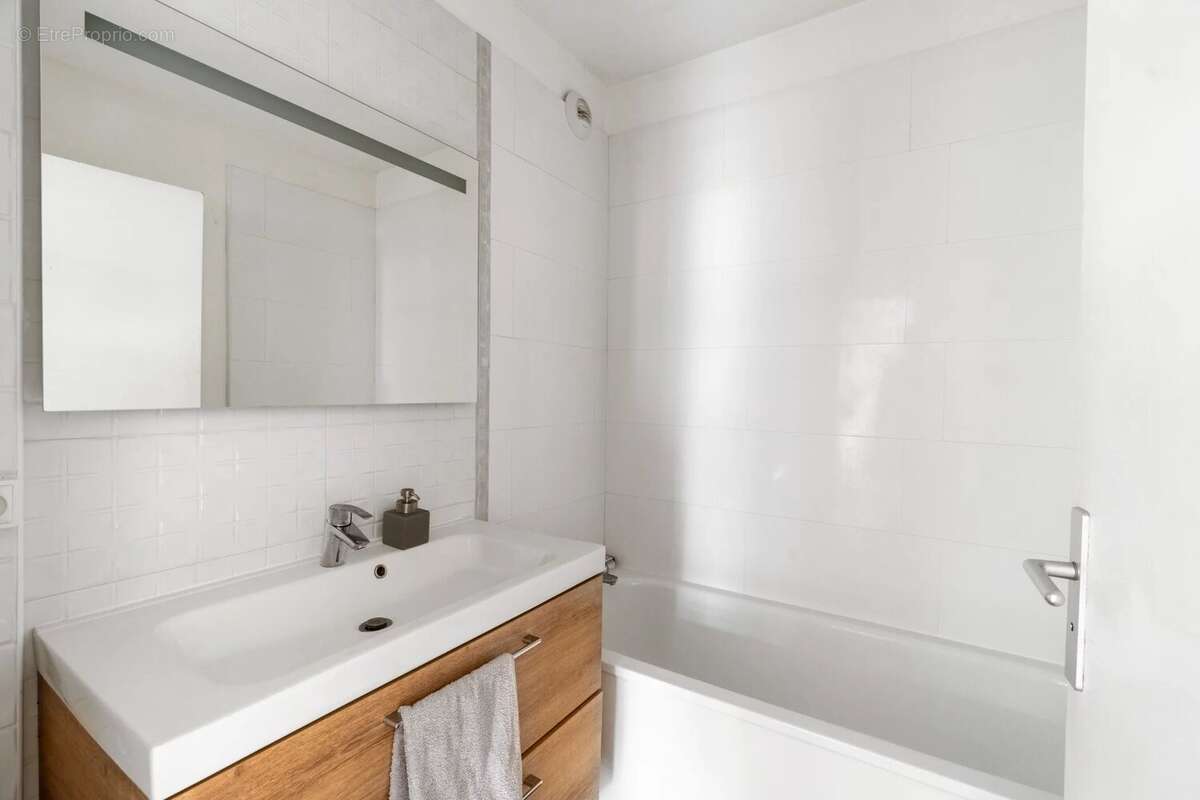 Appartement à LEVALLOIS-PERRET
