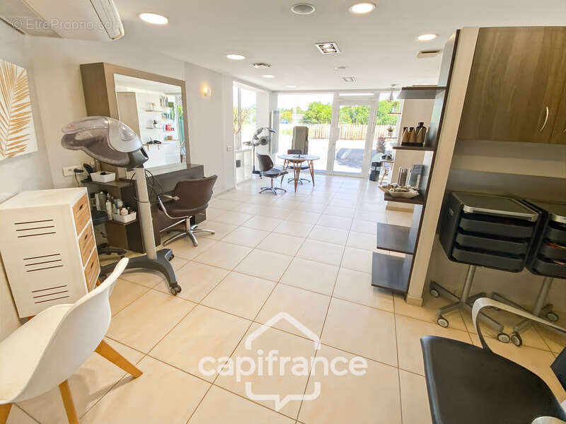 Commerce à LE HAILLAN