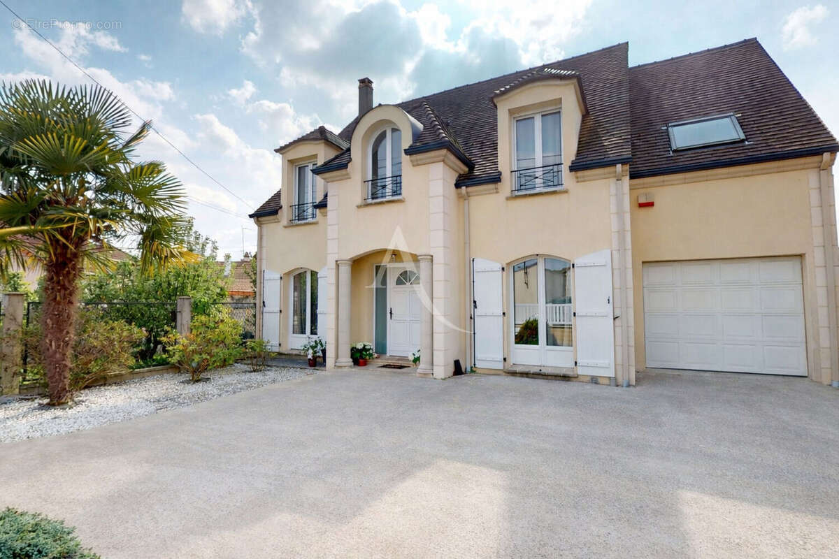 Maison à TREMBLAY-EN-FRANCE