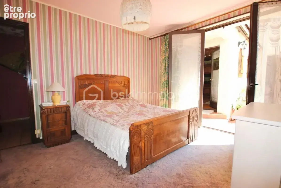Plein cœur village, maison familiale av balcon et garage + appart. ind. F2 - photo 13