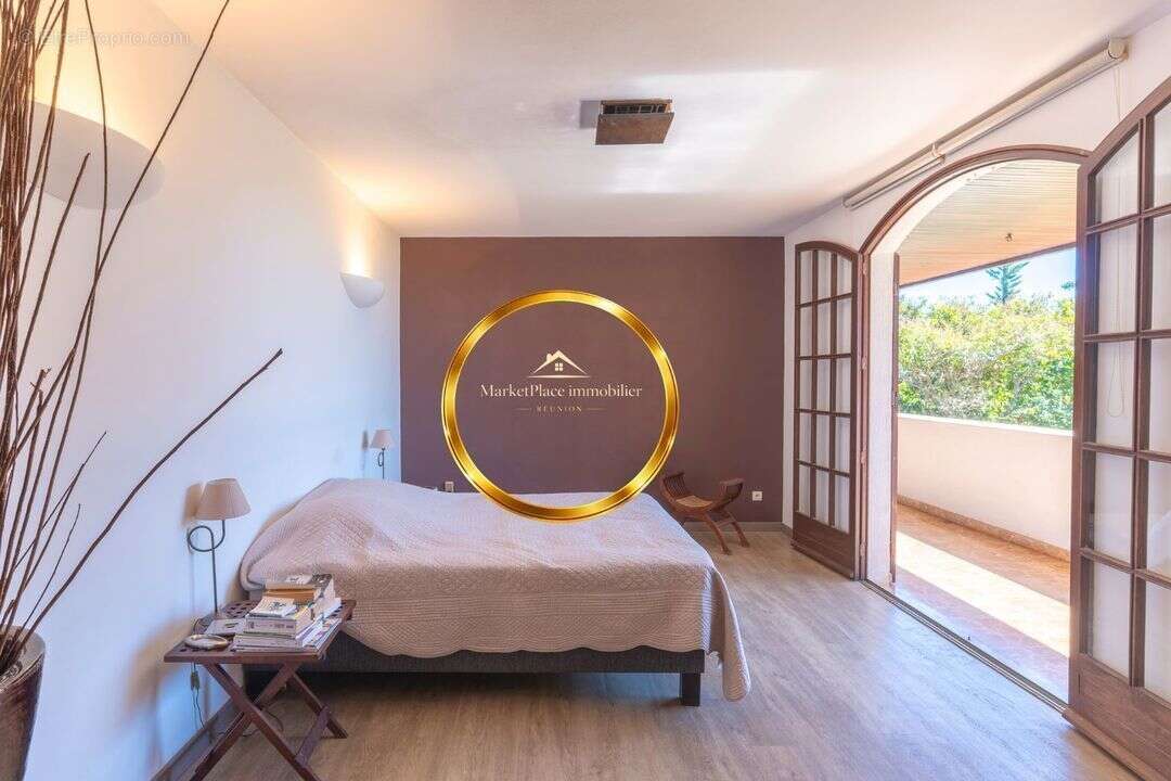 Maison 360 m² à Sainte-Marie  - photo 5