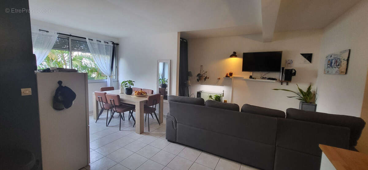 Photo 2 - Appartement à SAINT-DENIS