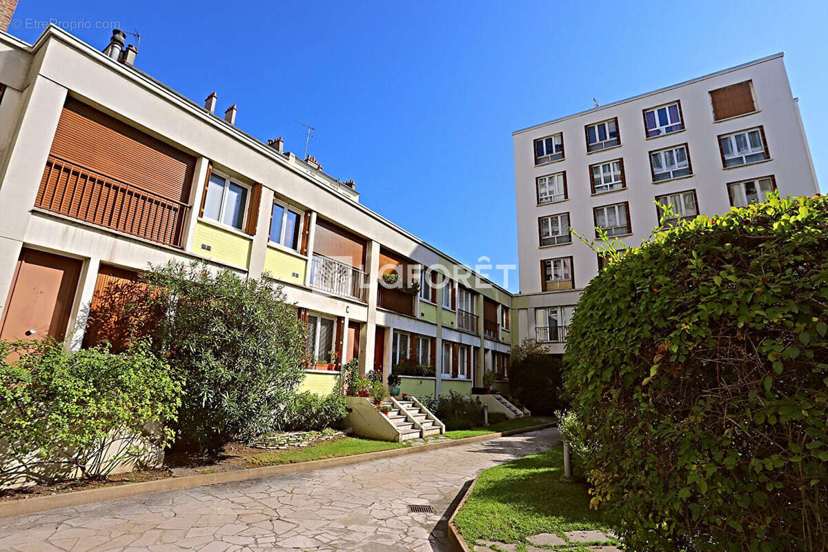 Appartement à PARIS-14E