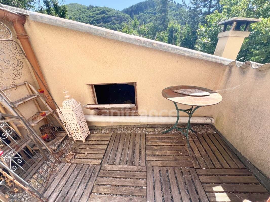 Maison à vendre à Digne-les-Bains – 115 m², 4 chambres, jardin arboré de 300 m², fort potentiel - photo 12