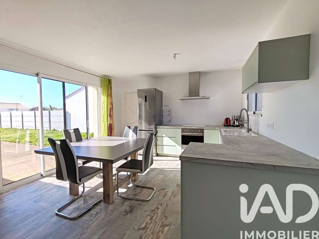 Photo 2 - Maison à LE PERRIER