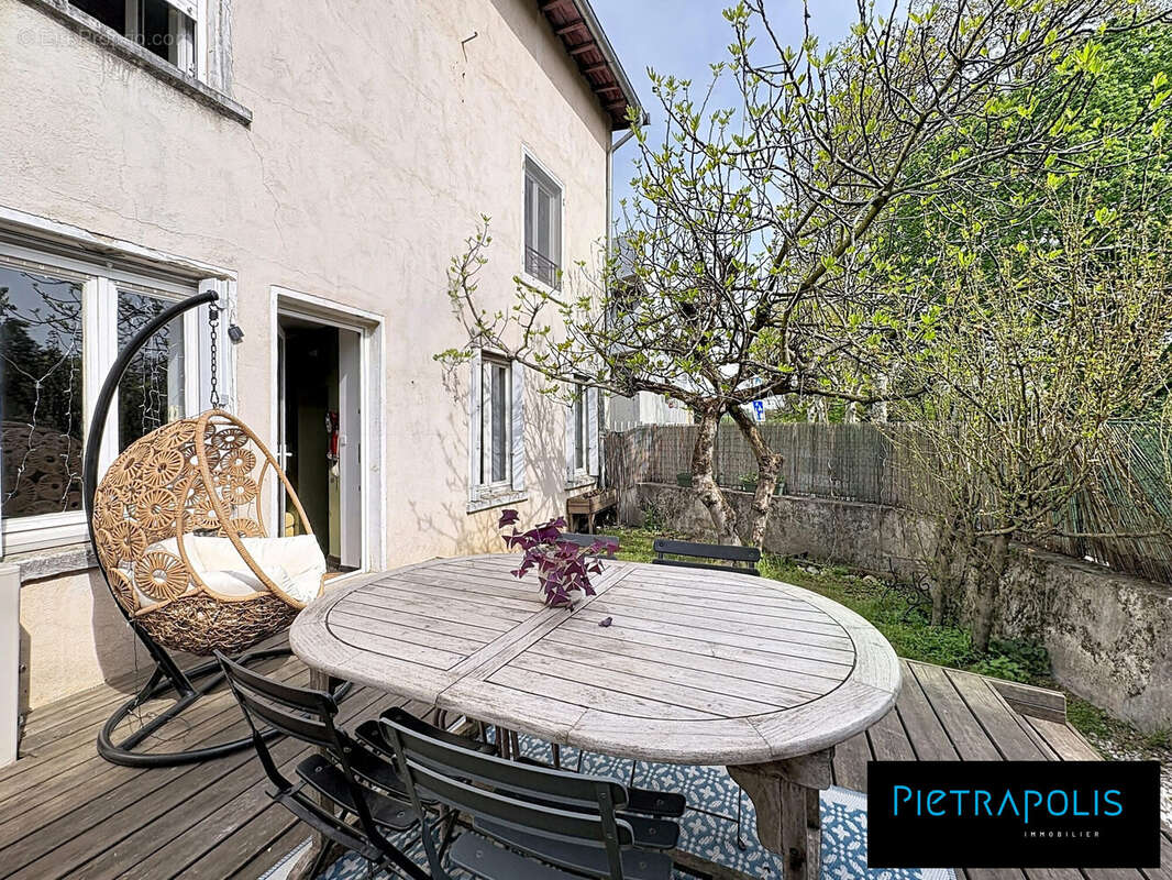 Appartement à SATHONAY-CAMP