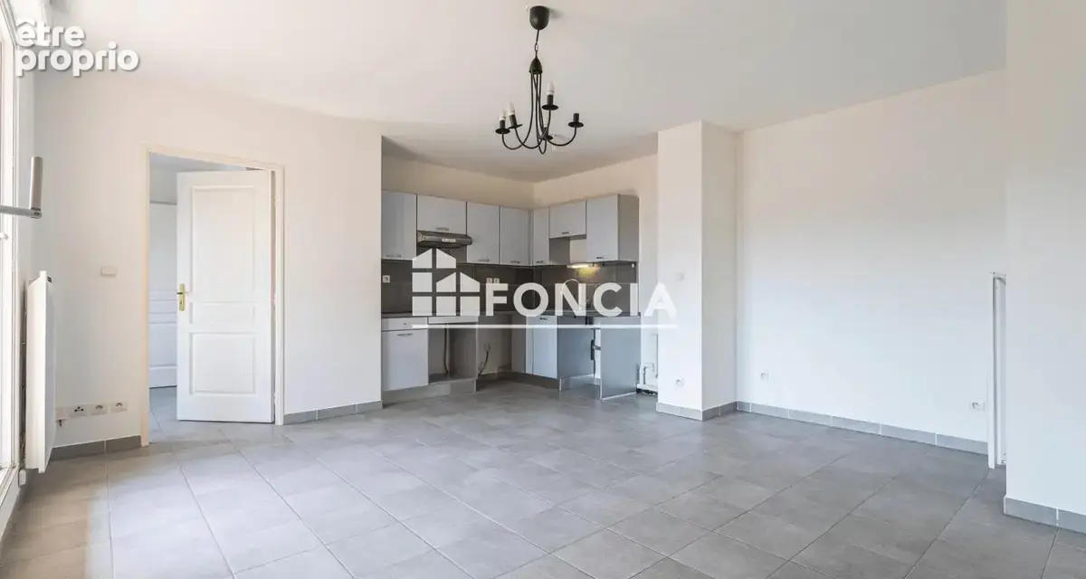  à vendre – t3 en étage élevé – grand garage en sus- porte marine – la seyne-sur-mer - photo 3