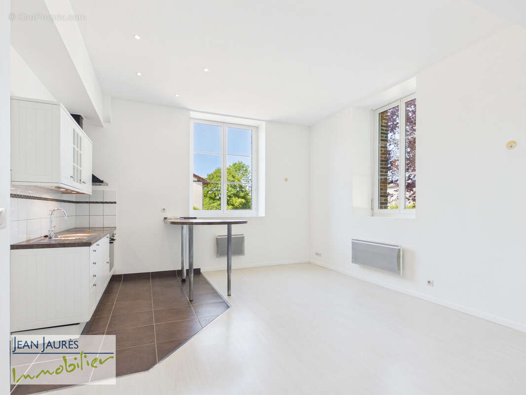 Appartement T2 de charme   57 m2   Ancienne Malterie de Champagne   Parking privatif   À deux pas de Troyes - photo 4