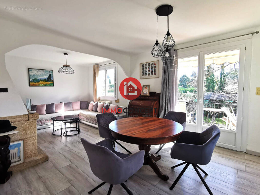 Maison à BAGNOLS-SUR-CEZE