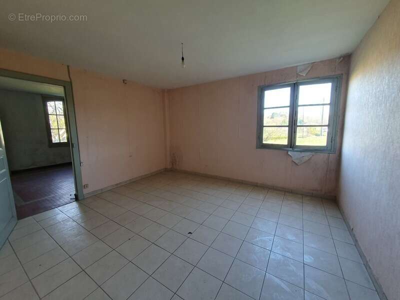 Maison à VILLENEUVE-DE-MARSAN