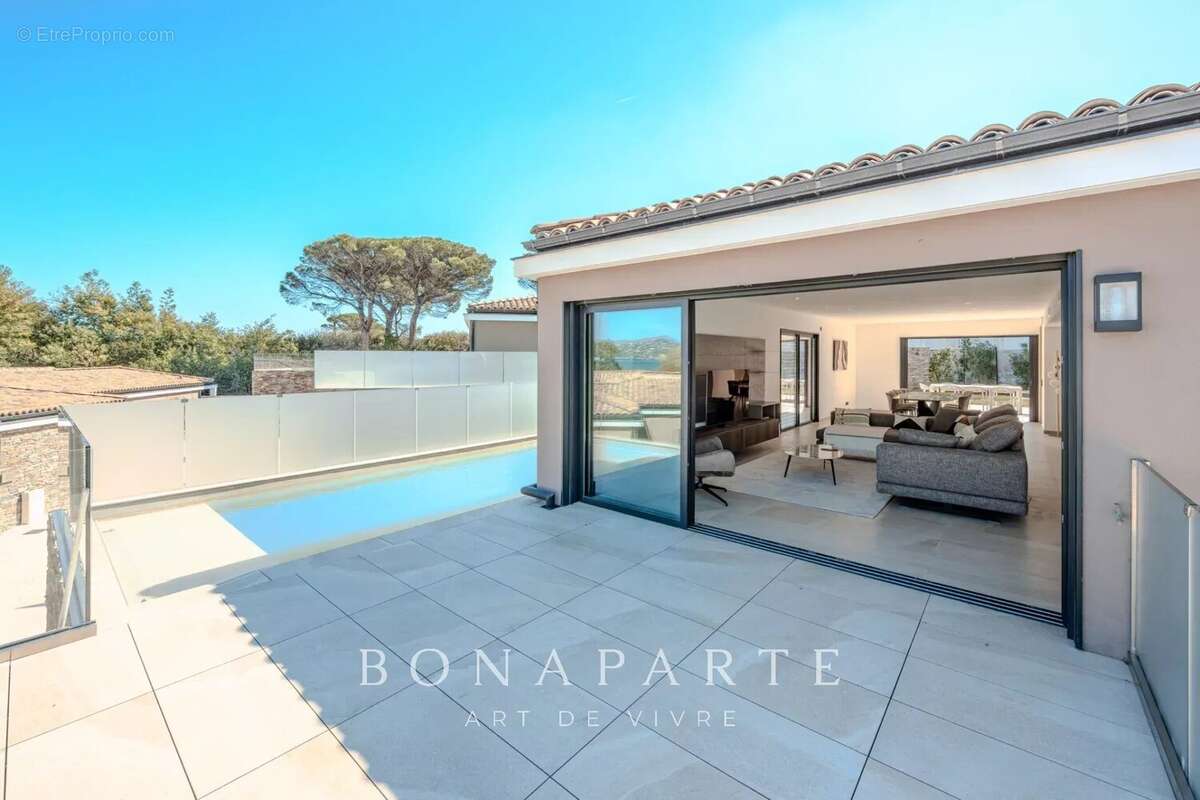 SAINT-TROPEZ - GASSIN [VILLE] – Exclusivité : Superbe villa-appartement en duplex avec vue mer exceptionnelle - photo 19