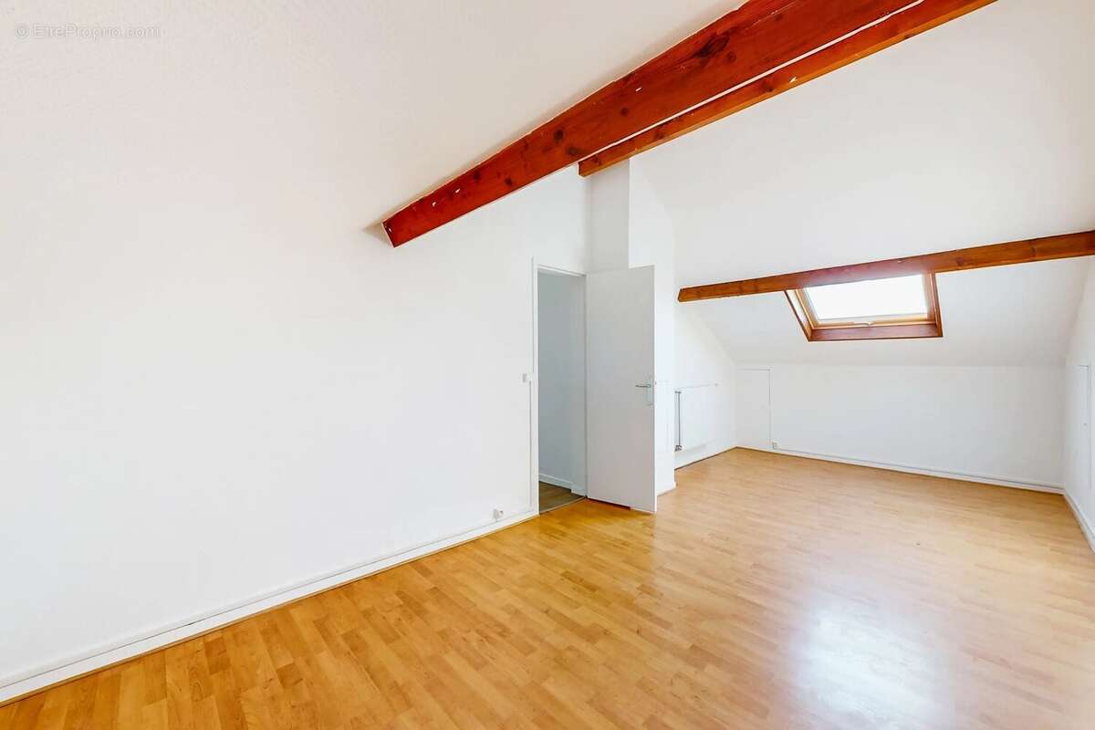 Appartement à LES MUREAUX