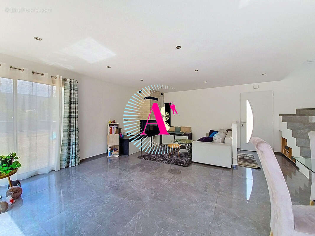 Maison 116 m² à Grasse  - photo 3