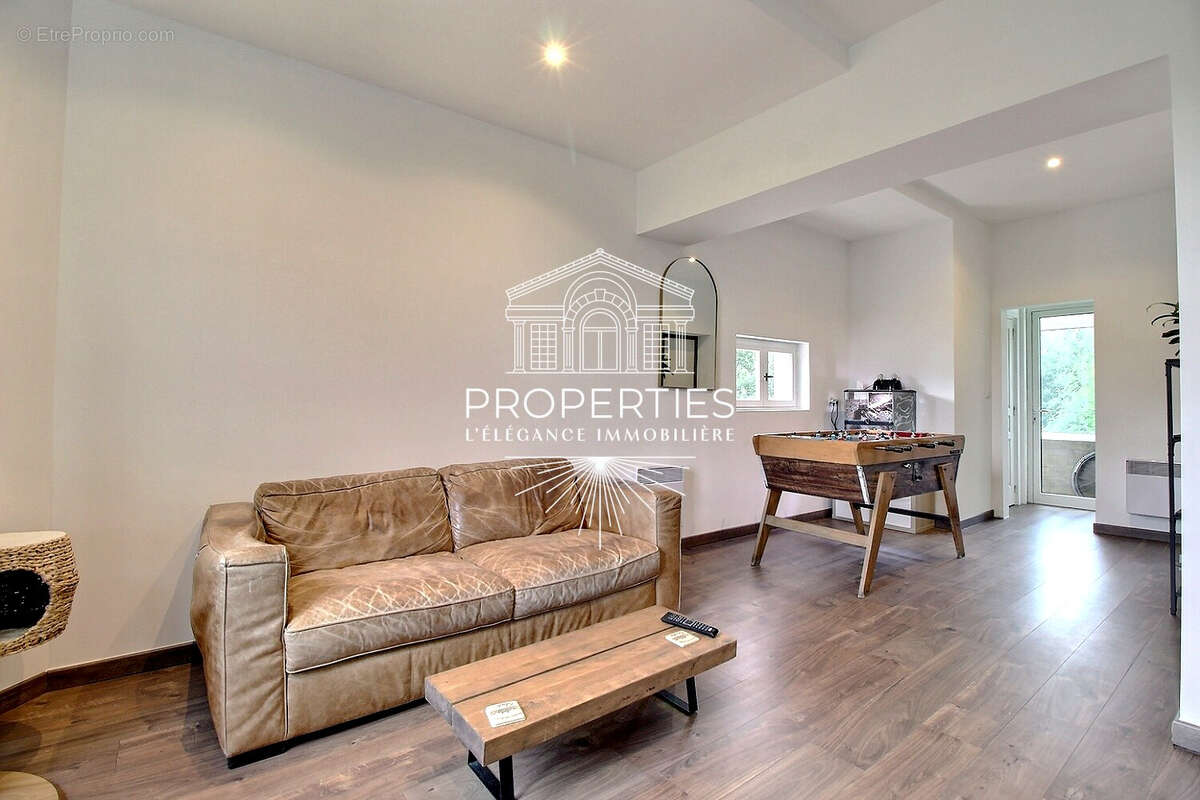 Maison à BORMES-LES-MIMOSAS