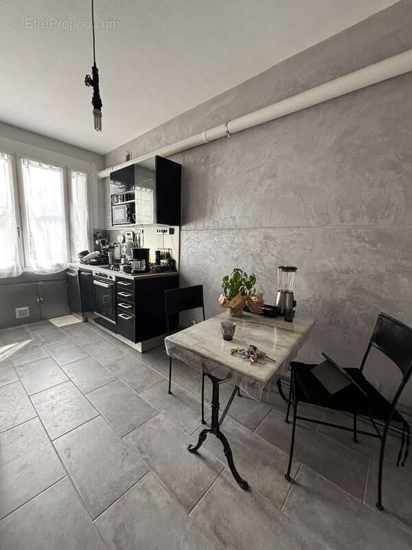 Appartement à SAINT-ETIENNE