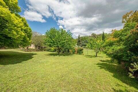 Maison à LA TOUR-D&#039;AIGUES