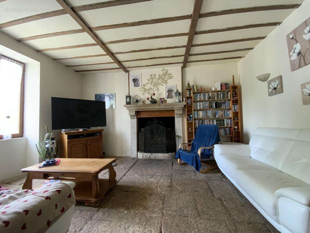 Maison à BERSAC-SUR-RIVALIER