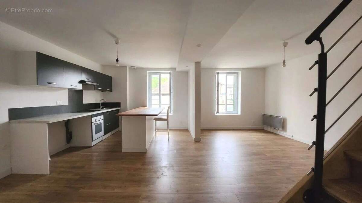 Appartement à BEYNES