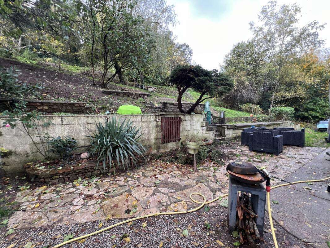 Maison à DECAZEVILLE