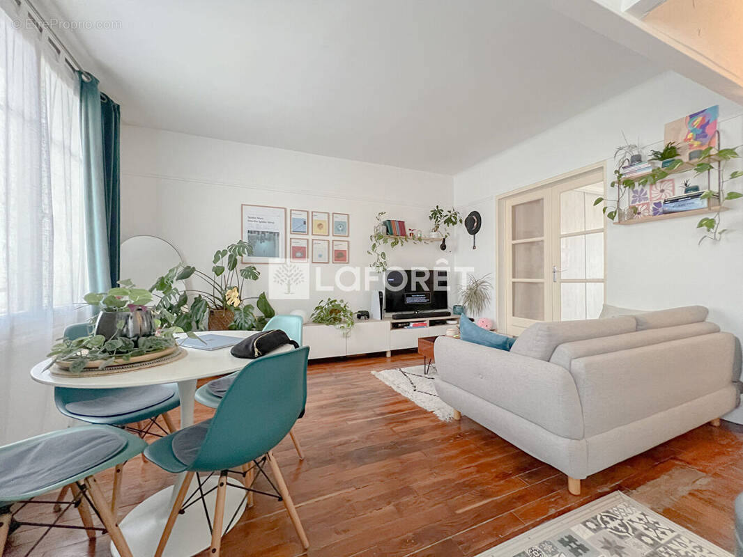 Appartement à MONTROUGE