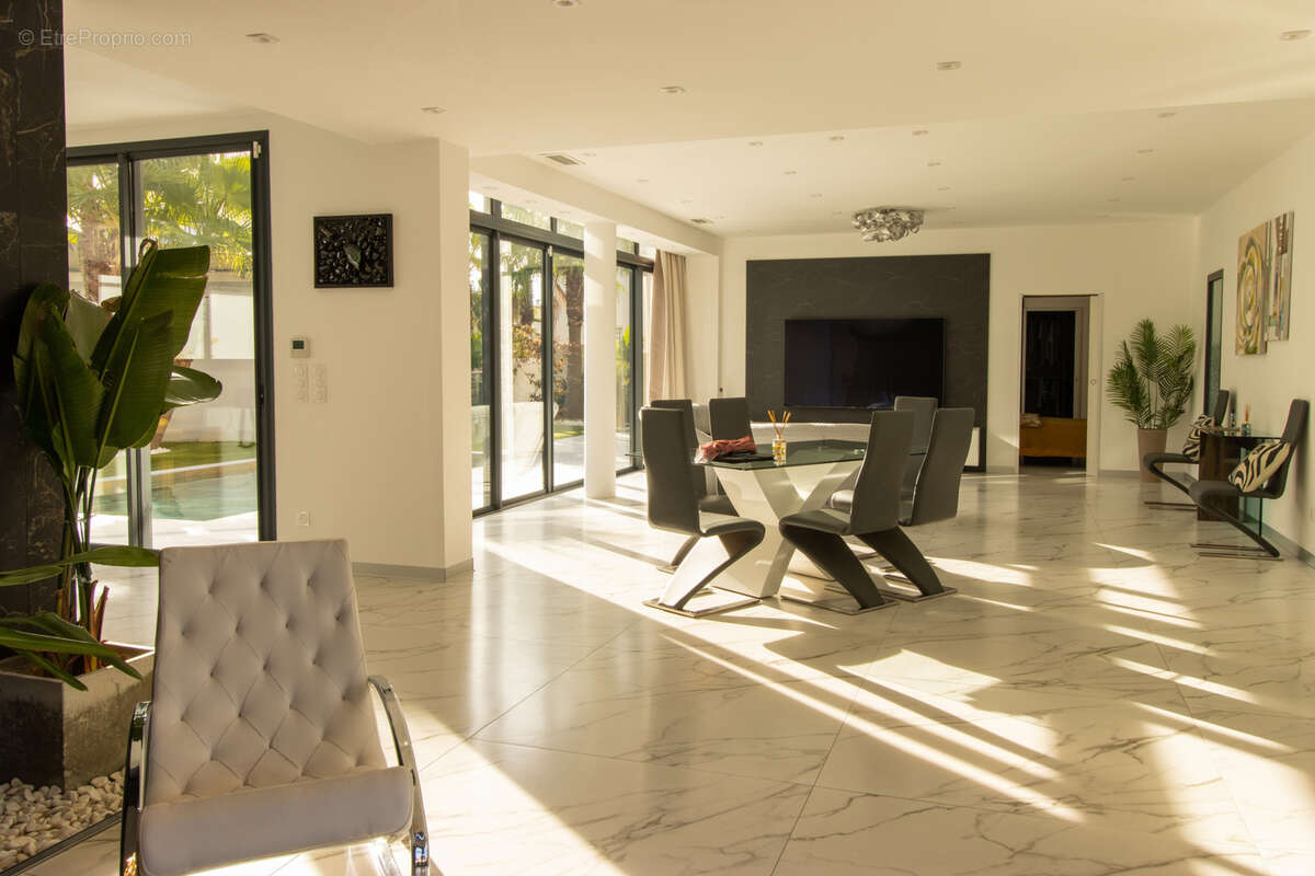 Villa prestigieuse T6 standing, piscine, garage, 100m de la mèr, Cap d'Agde, Golf - AGDE - photo 13