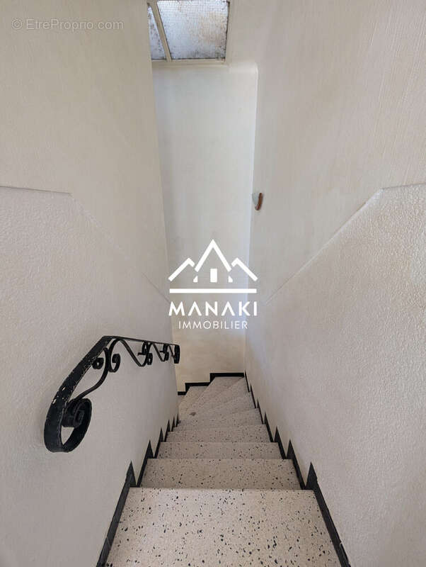 Escalier accès 1er étage - Maison à LE SOLER