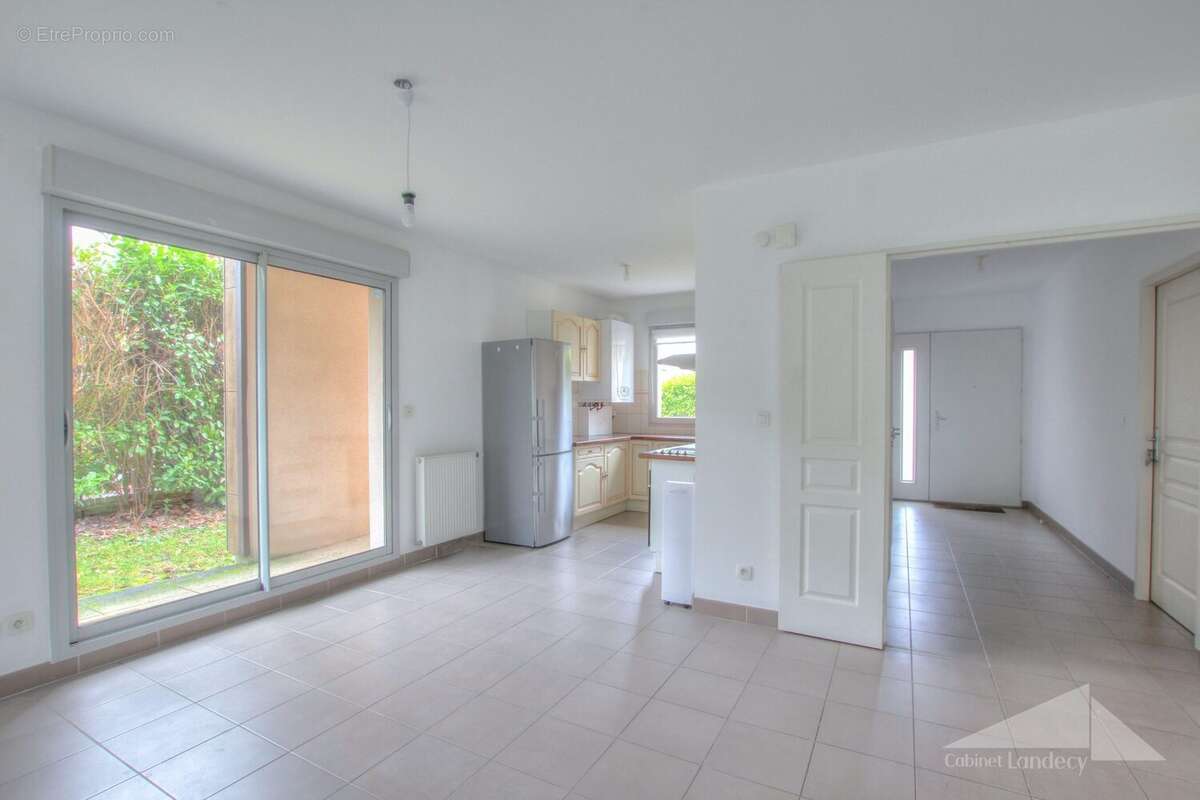 Maison à PREVESSIN-MOENS