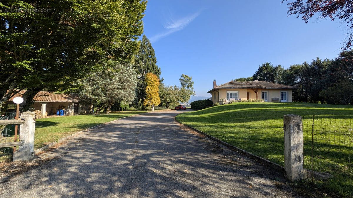 Maison à PRIAY