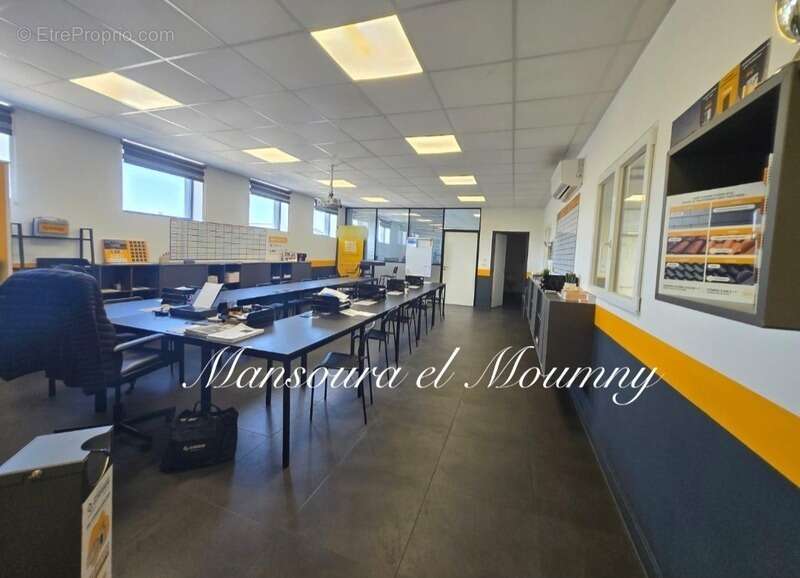 Local commercial moderne et cles en main (37) - photo 12
