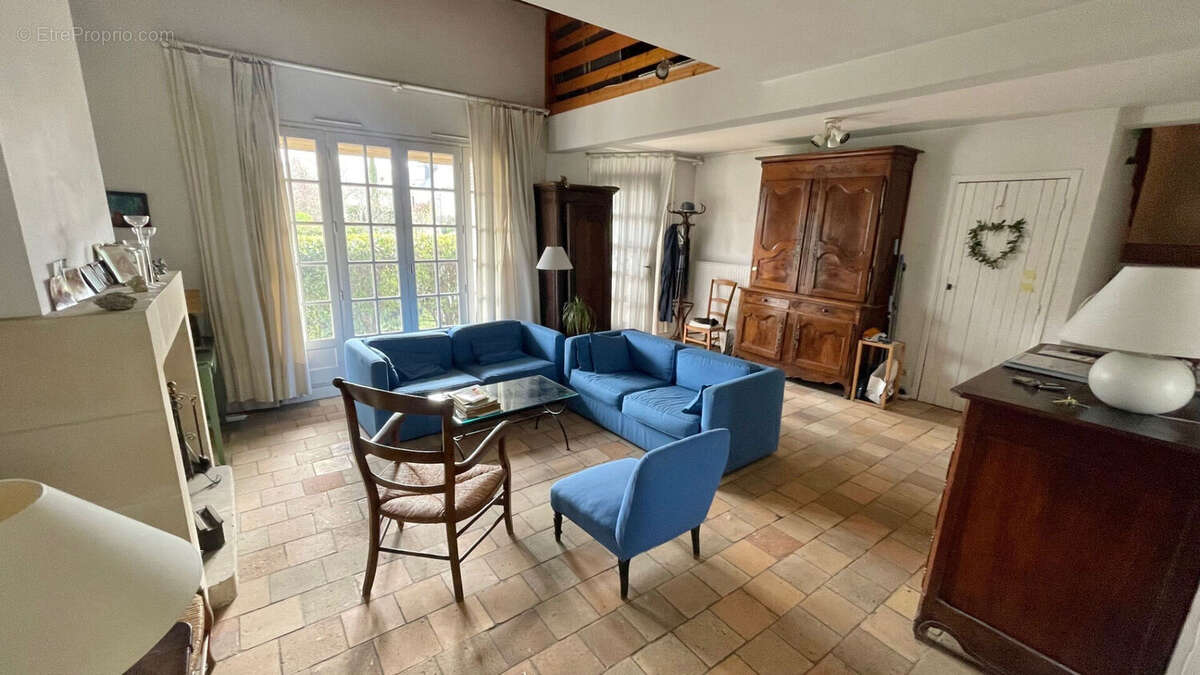 Maison à SAINT-CYR-SUR-LOIRE