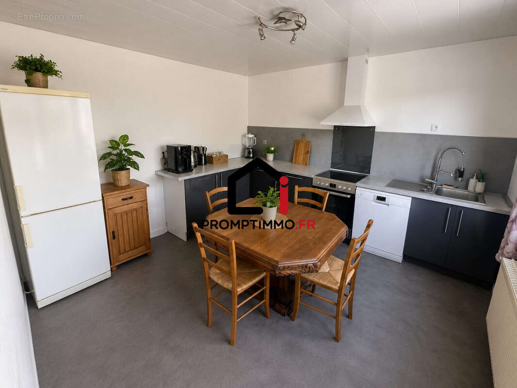 Maison 96 m² à Lougres  - photo 4