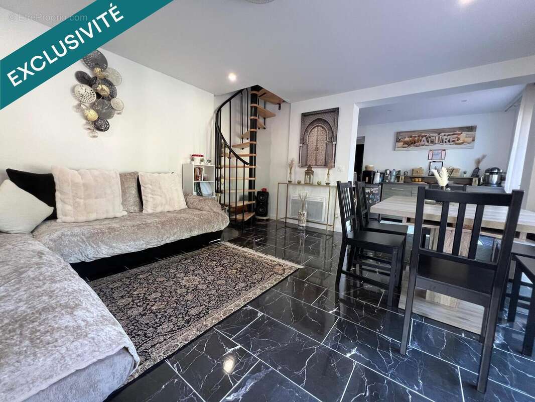 Photo 2 - Maison à MONTUSSAN