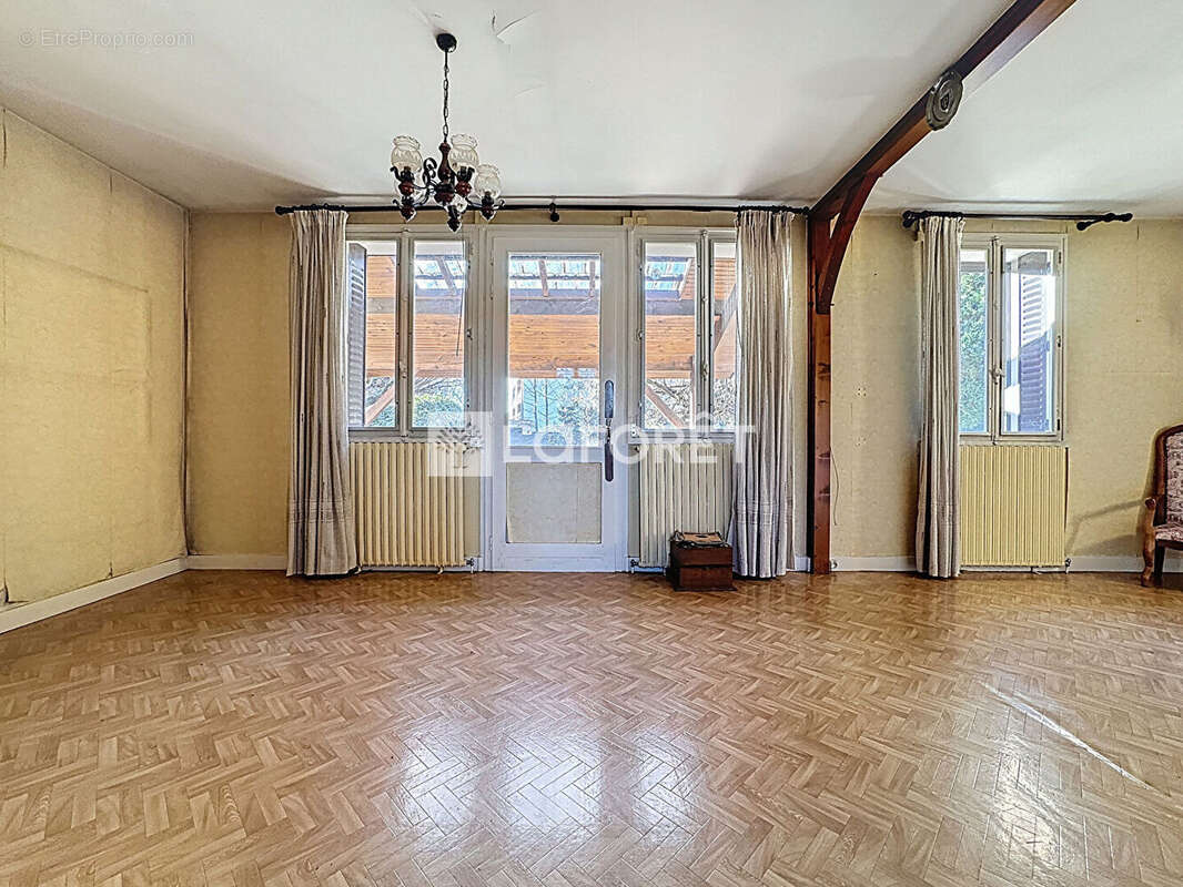 Maison à JASSANS-RIOTTIER