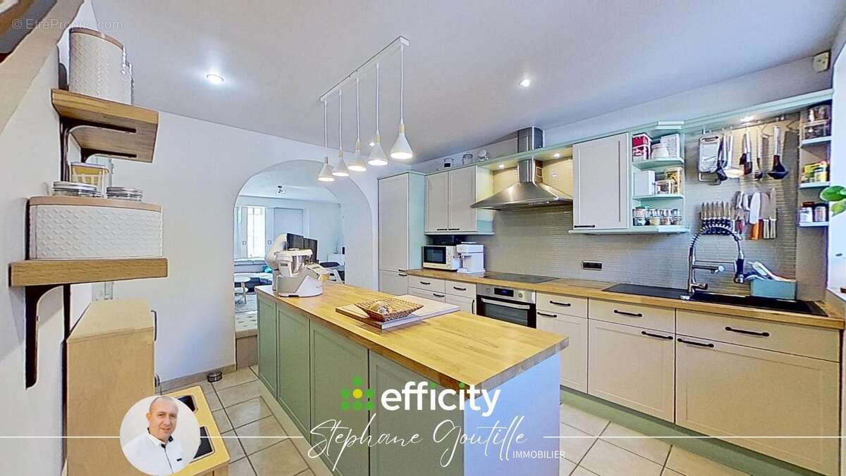 Maison 118 m² à Pontcharra-Sur-Turdine  - photo 7