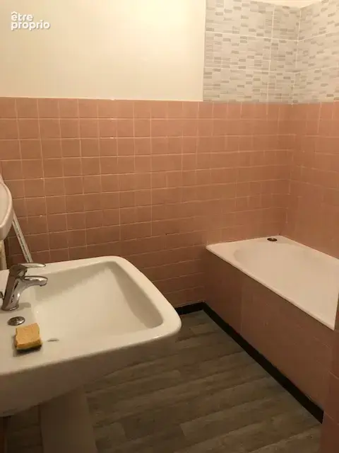 T1 avec place de pkg 7eme étage - photo 5