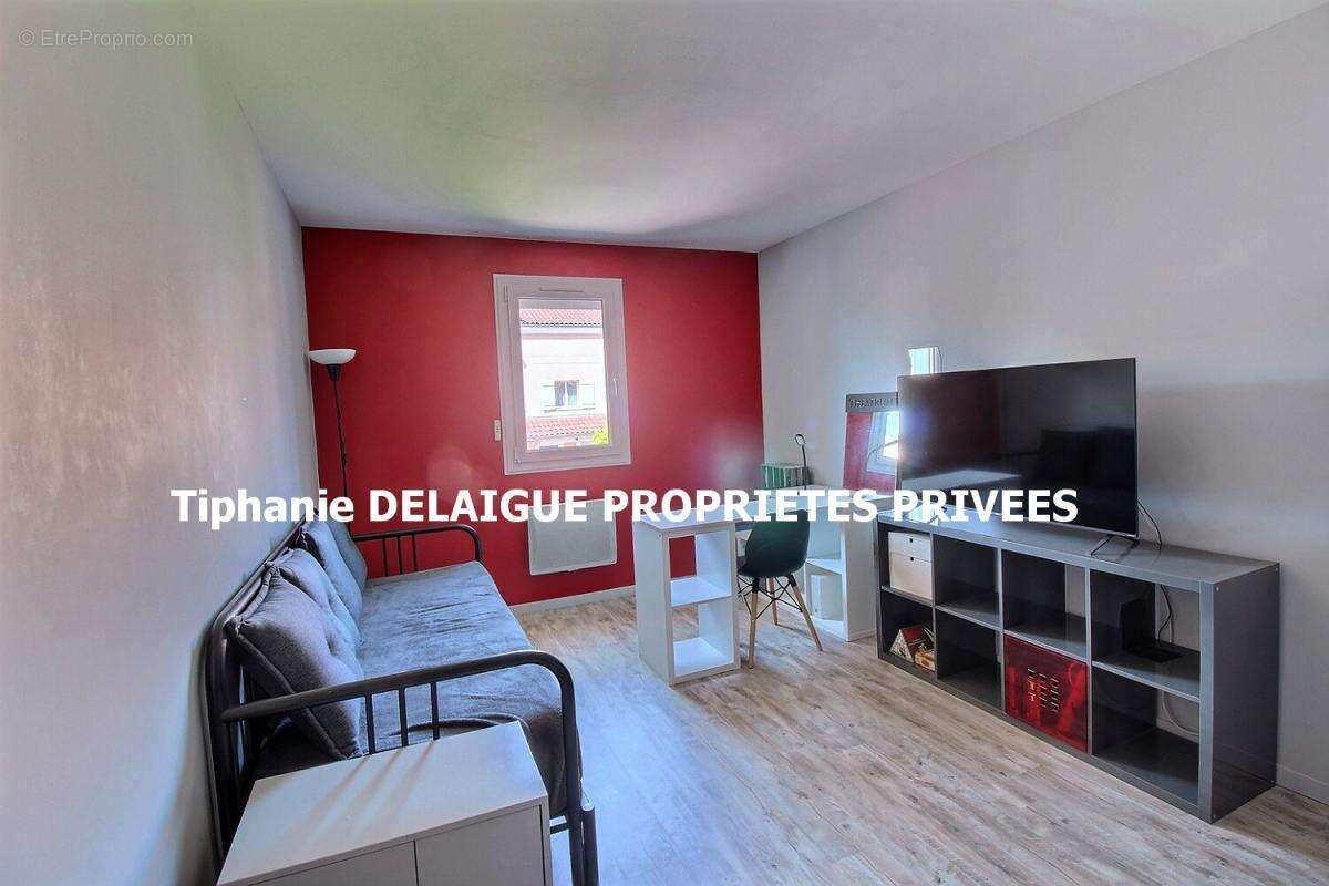 Appartement à SAINT-PRIEST-EN-JAREZ