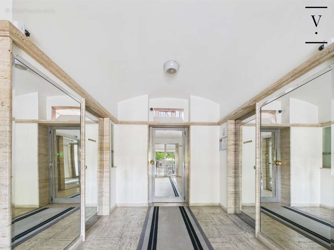 Appartement à PARIS-7E