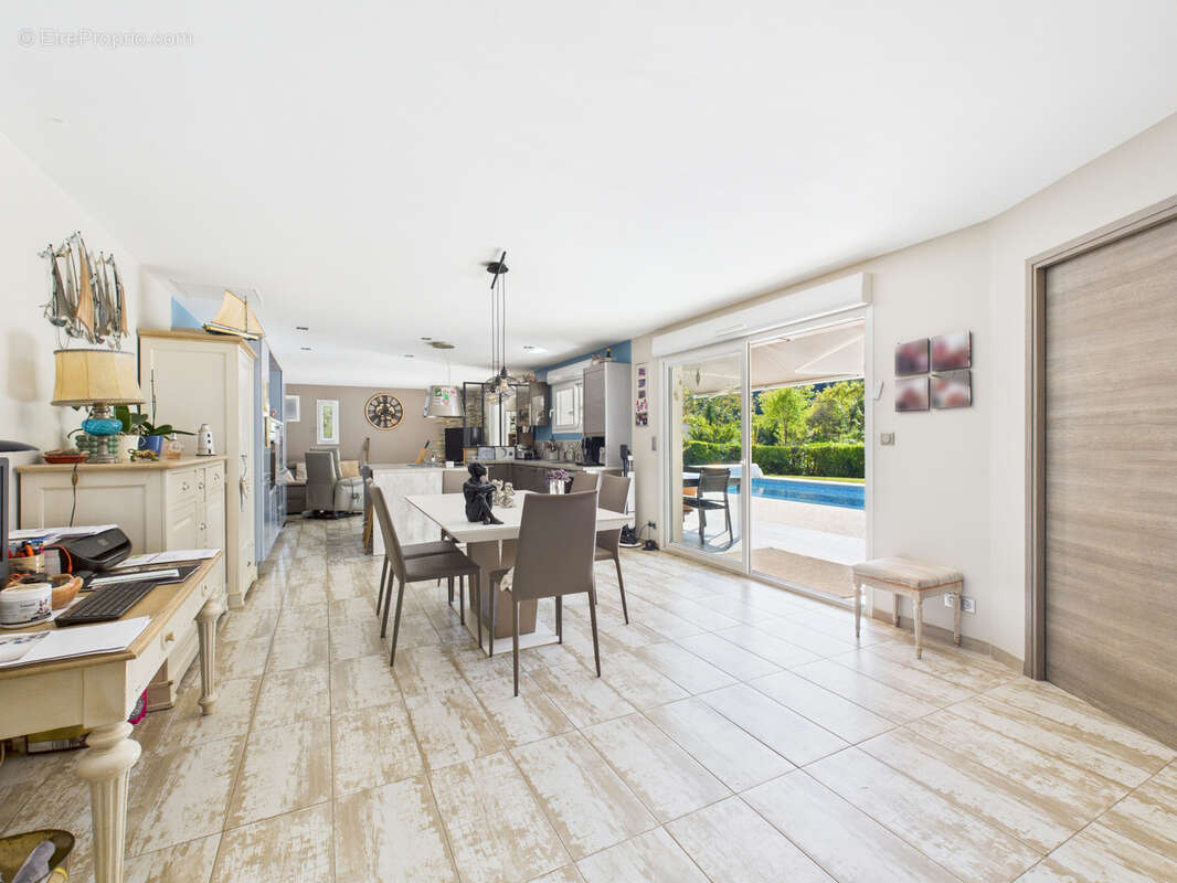 Maison à SOLLIES-TOUCAS