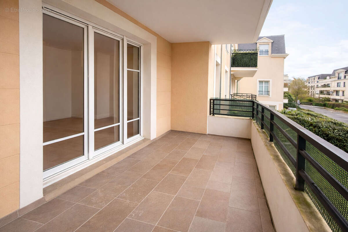 Appartement à EMERAINVILLE