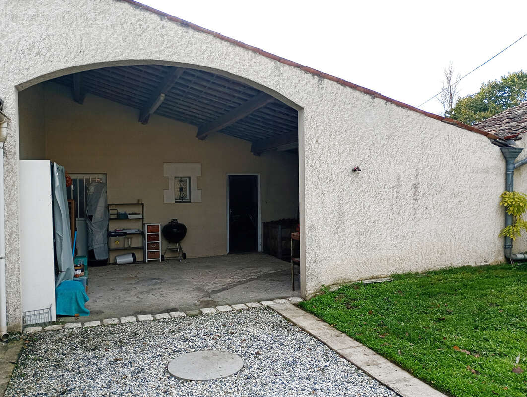 Maison à BOURG-CHARENTE