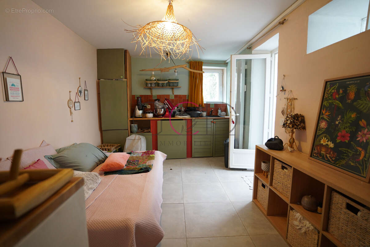 Maison à VENTABREN