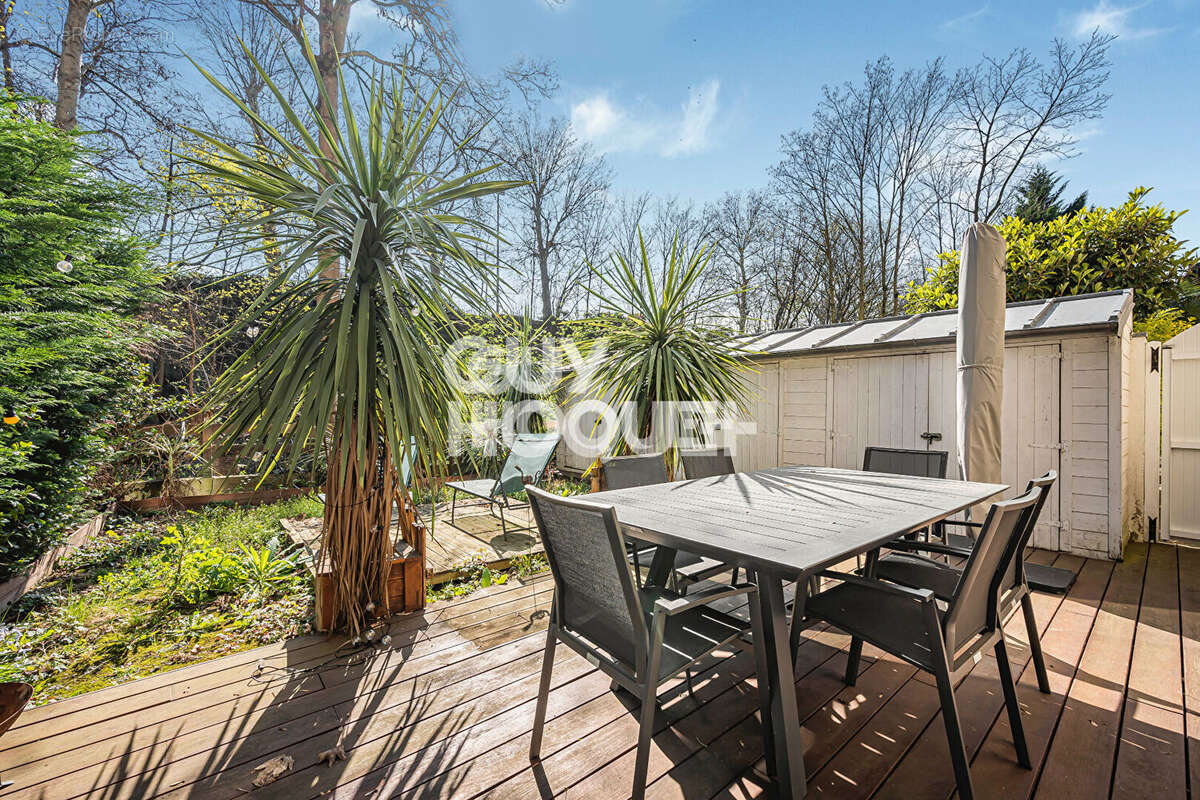 Maison d'exception -128 m2 -100 m2 de jardin arboré - photo 3