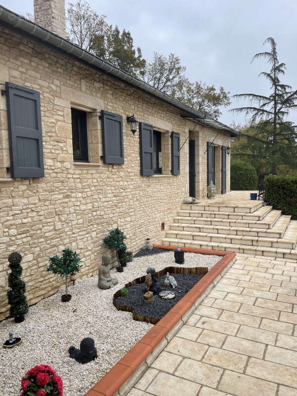 Propriete  en  pierre - photo 2
