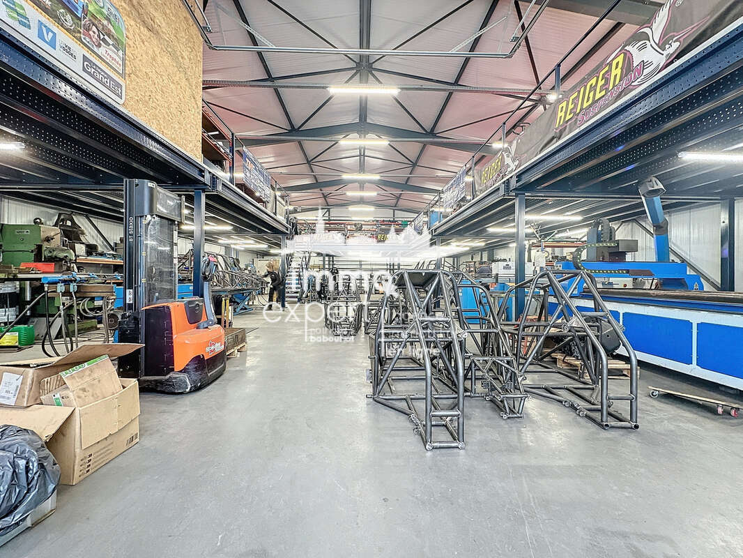 Commerce à MIRECOURT